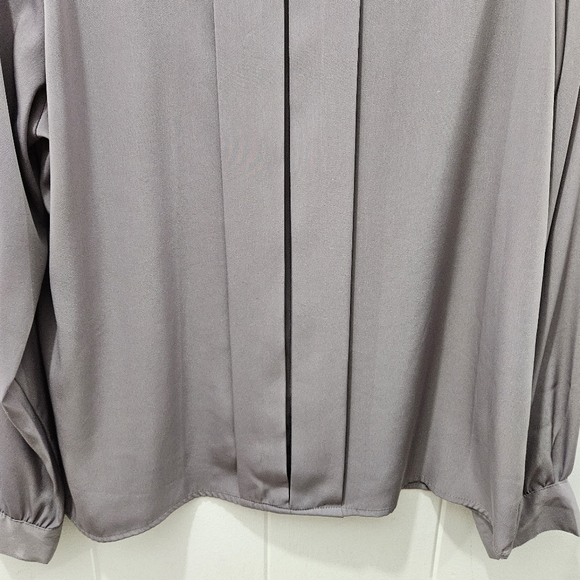 Nicola Lavender Silk Like Long Sleeve Button Back Top Korean Inspired Size 10 - Picture 3 of 13